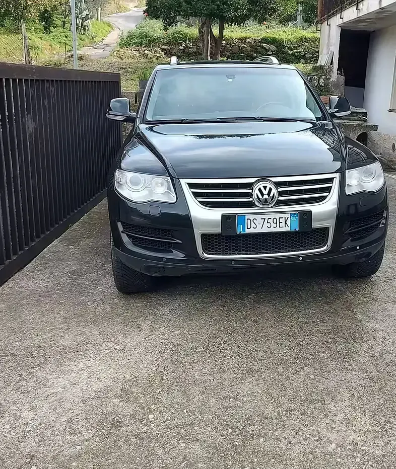 Usata VW Touareg 224 CV (164 kW) 2007 Nero SUV