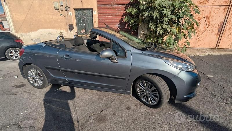 Usata Peugeot 207 CC 110 CV (80 kW) 2007 Grigio Cabrio