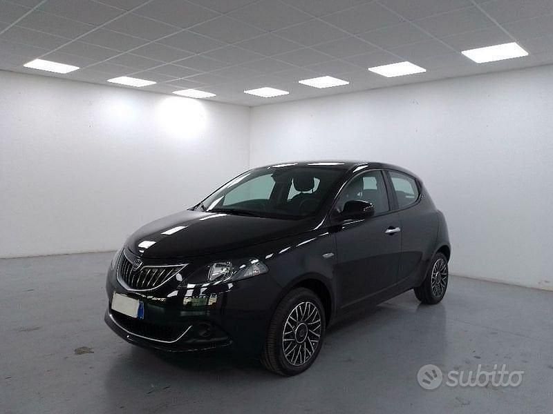 Usata Lancia Ypsilon S 69 CV (50 kW) 2024 Nero Utilitaria