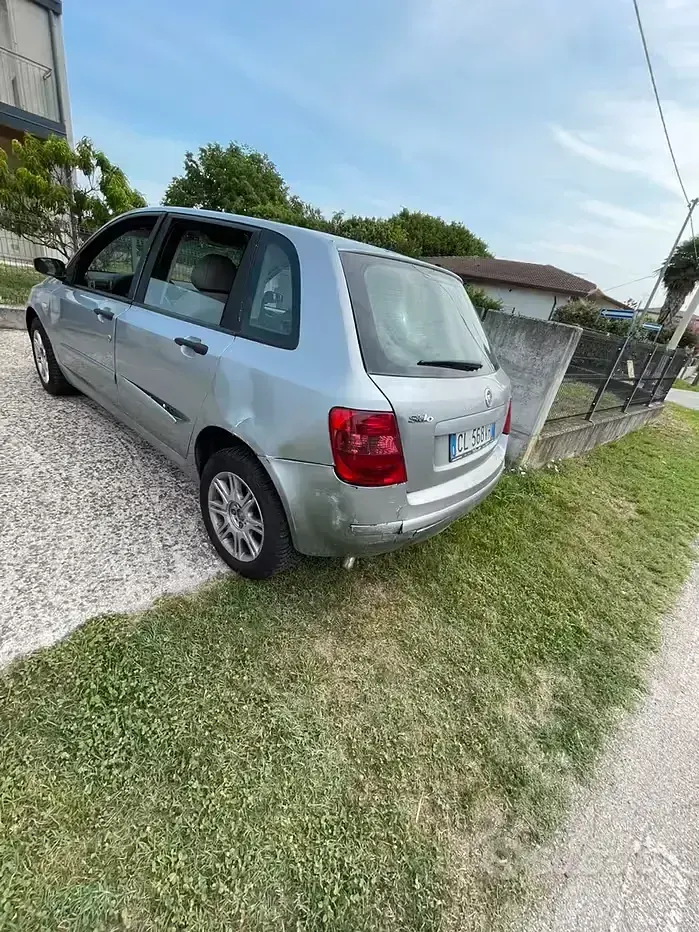Usata Fiat Stilo 116 CV (85 kW) 2004 Grigio Berlina