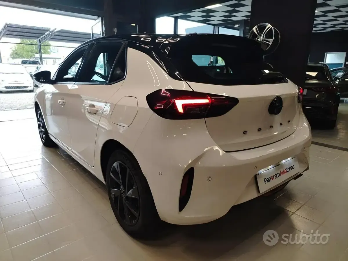 Usata Opel Corsa 101 CV (74 kW) 2025 Bianco Utilitaria