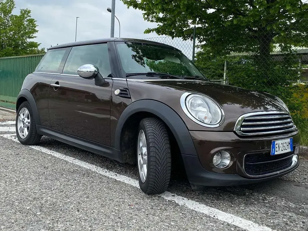 Usata Mini One D 90 CV (66 kW) 2012 Marrone Utilitaria