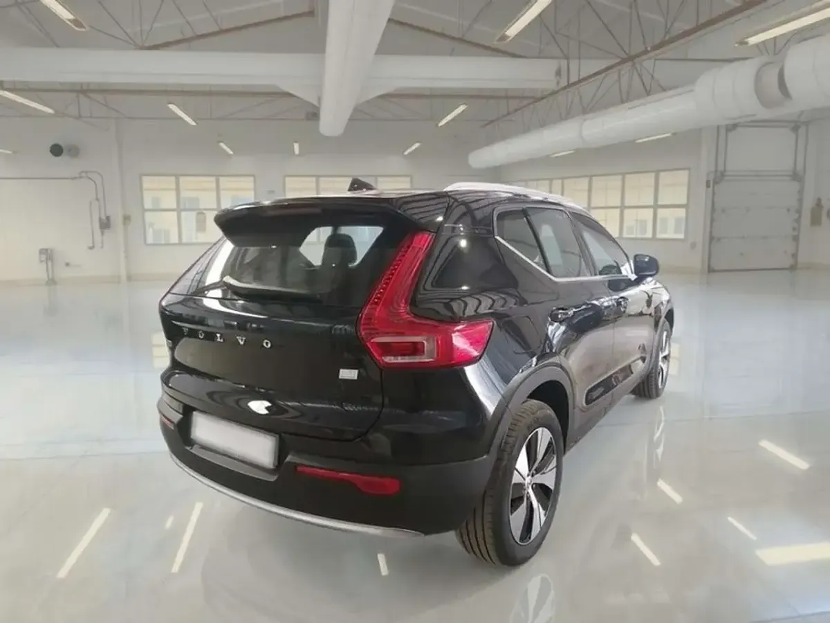Usata Volvo XC40 Core 179 CV (131 kW) 2023 Nero SUV