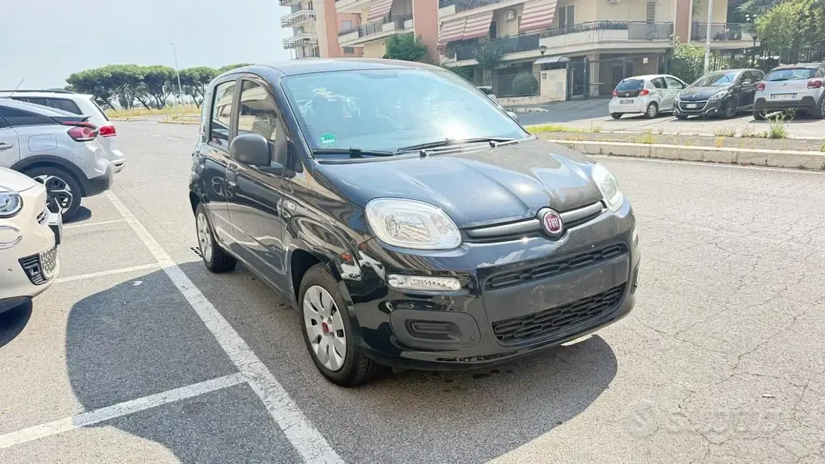 Usata Fiat Panda Lounge 69 CV (50 kW) 2016 Nero Utilitaria