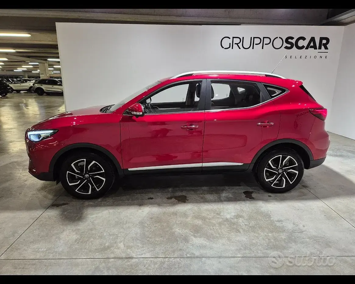 Usata MG ZS Luxury 106 CV (77 kW) 2024 Rosso SUV