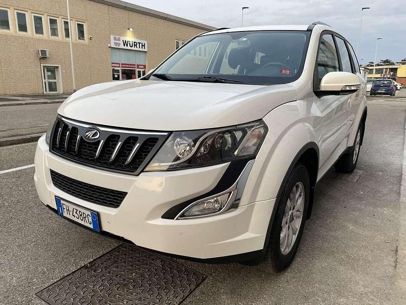 Usata Mahindra XUV500 140 CV (102 kW) 2017 Bianco SUV