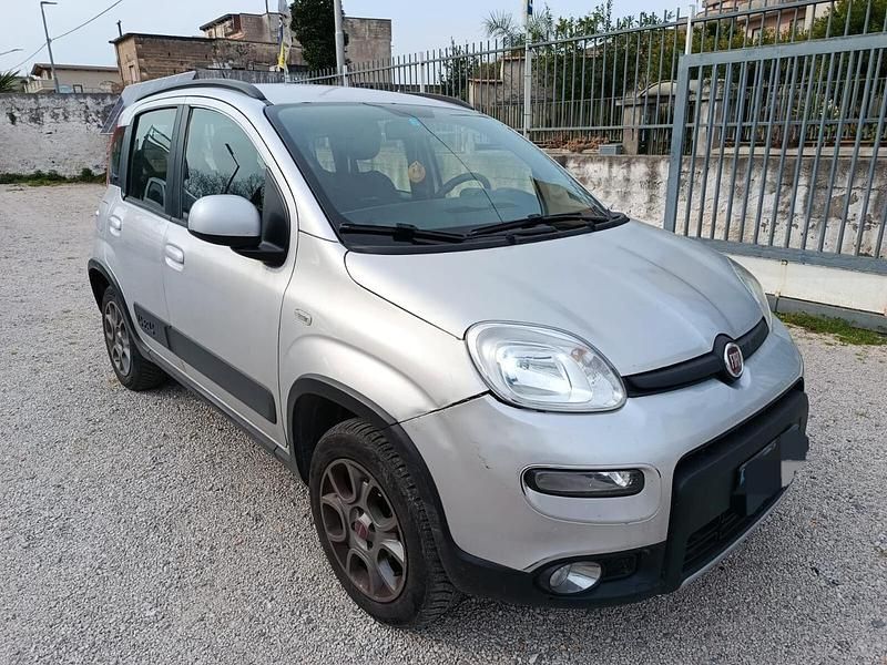 Usata Fiat Panda 4x4 S 85 CV (62 kW) 2013 Grigio Utilitaria