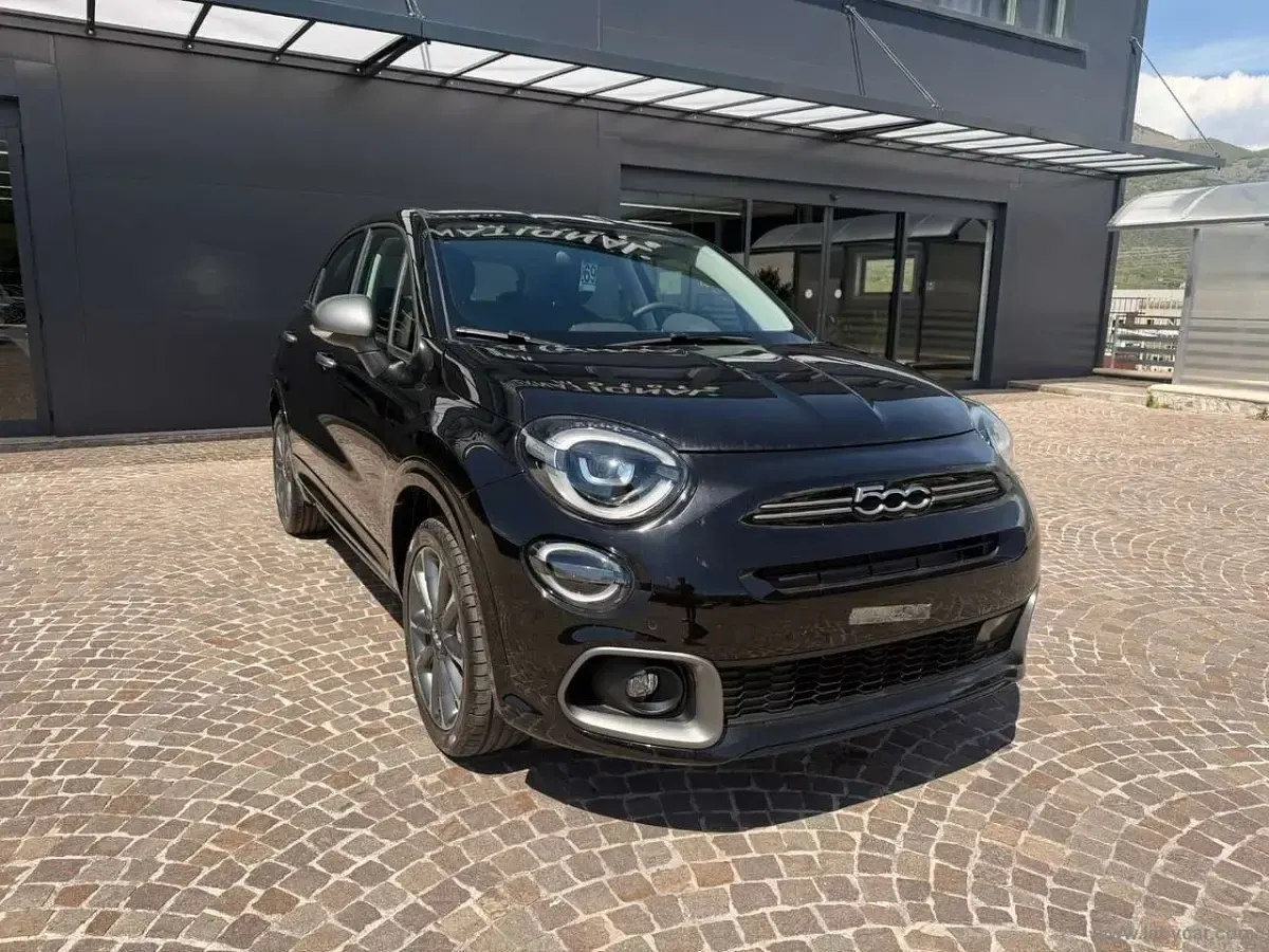 Nuova Fiat 130 Sport 131 CV (96 kW) 2025 Nero SUV