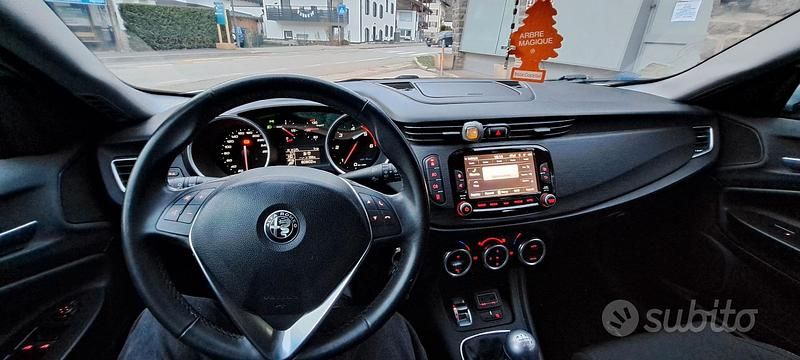 Usata Alfa Romeo Giulietta Super 120 CV (88 kW) 2017 Grigio Utilitaria