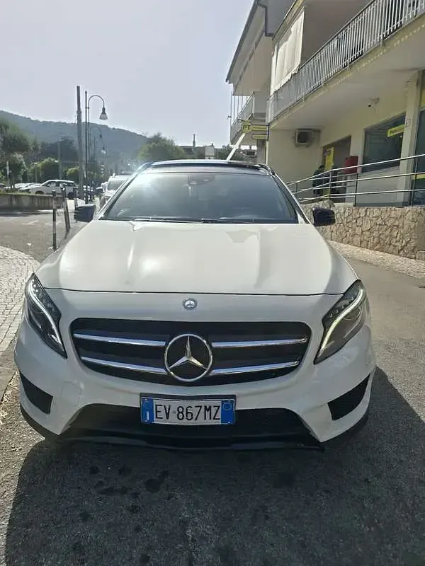 Usata Mercedes GLA220 170 CV (125 kW) 2014 SUV