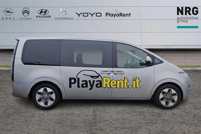 Usata Hyundai Staria 177 CV (130 kW) 2023 Grigio Monovolume