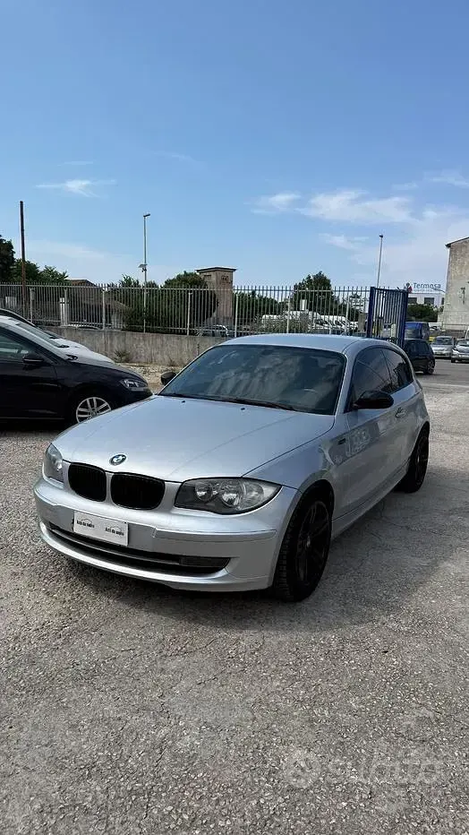 Usata BMW 118 143 CV (105 kW) 2009 Grigio Utilitaria