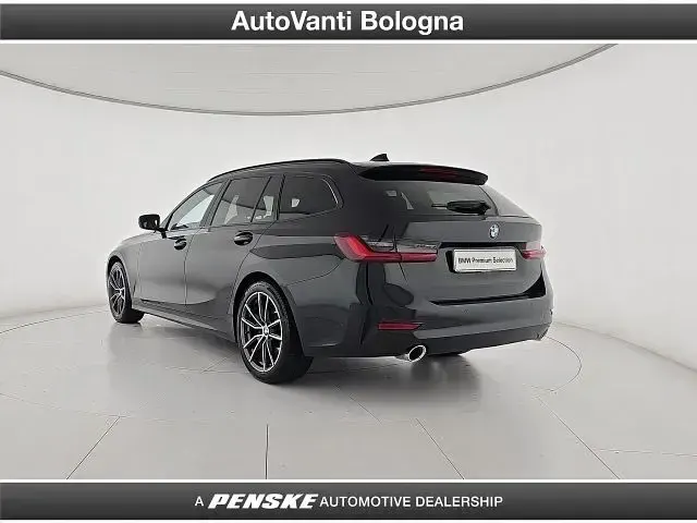 Begagnad BMW 320 Advantage 2022 Svart Kombi
