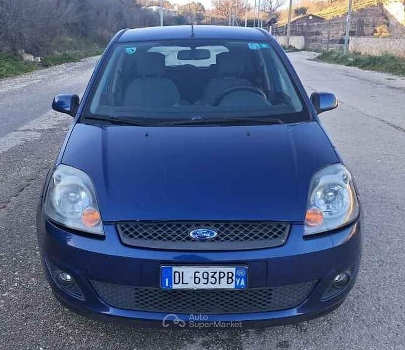 Usata Ford Fiesta 68 CV (50 kW) 2008 Blu Berlina