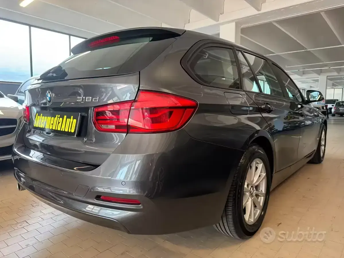 Usata BMW 318 Sport Line 150 CV (110 kW) 2017 Grigio Station wagon