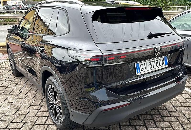 Usata VW Tiguan 131 CV (96 kW) 2024 Nero SUV