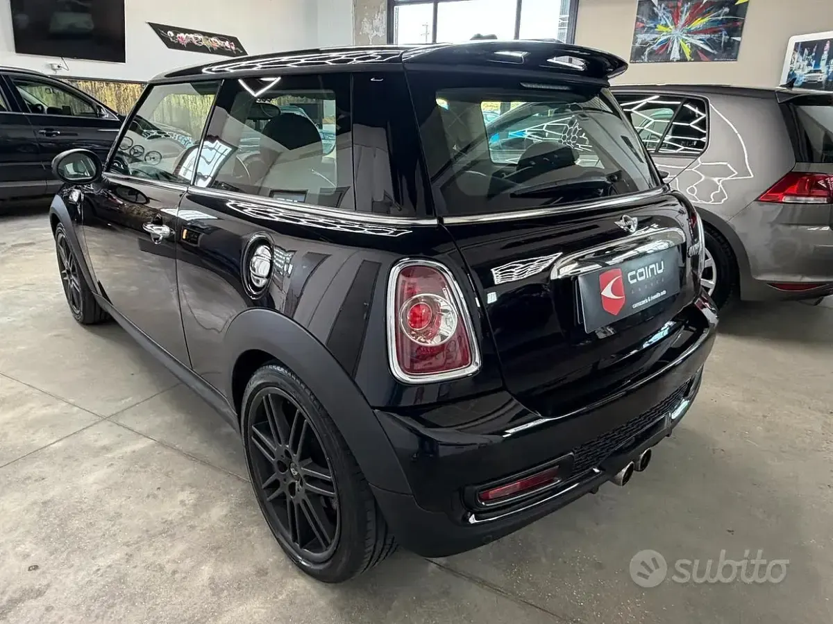 Usata Mini Cooper S 184 CV (135 kW) 2011 Nero Utilitaria