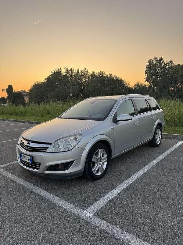 Usata Opel Astra Cosmo 110 CV (80 kW) 2010 Other Station wagon