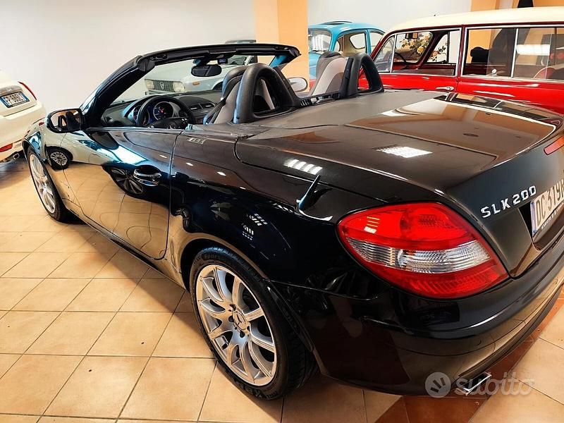 Usata Mercedes SLK200 163 CV (119 kW) 2006 Nero Cabrio