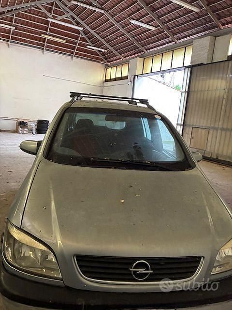 Usata Opel Zafira 2000 Grigio Monovolume