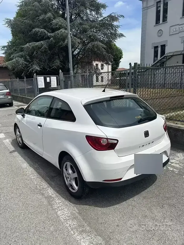 Usata Seat Ibiza 69 CV (50 kW) 2011 Bianco Berlina