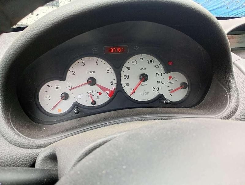 Usata Peugeot 206 CC 109 CV (80 kW) 2002 Blu/azzurro Cabrio