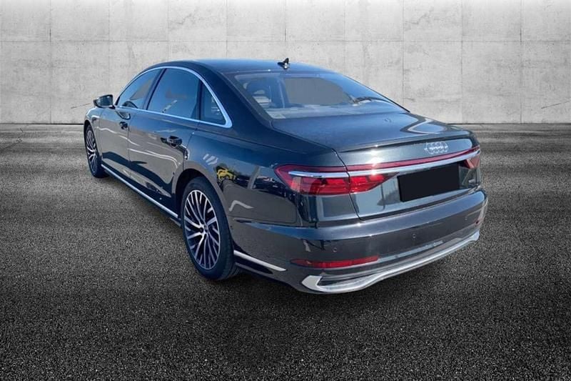 Usata Audi A8L Business 286 CV (210 kW) 2023 Grigio Berlina