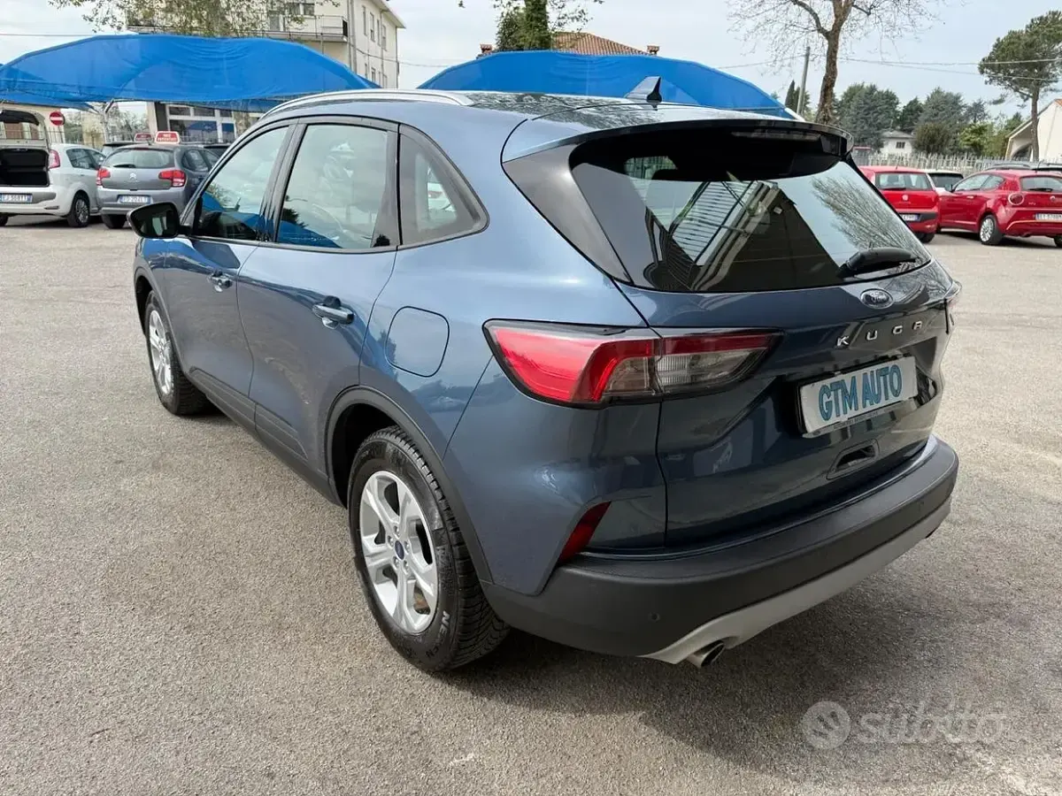 Usata Ford Kuga 120 CV (88 kW) 2021 Blu SUV