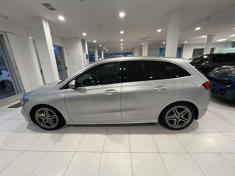Usata Mercedes B180 Premium 136 CV (100 kW) 2020 Argento Utilitaria