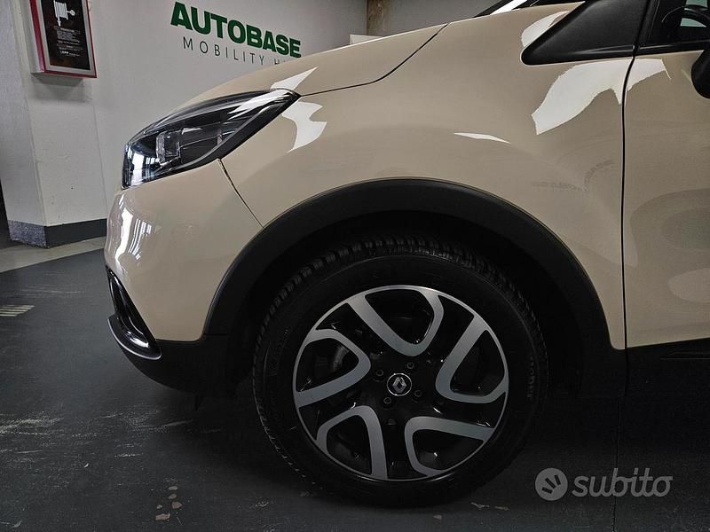Usata Renault Captur Intens 110 CV (80 kW) 2017 Marrone SUV