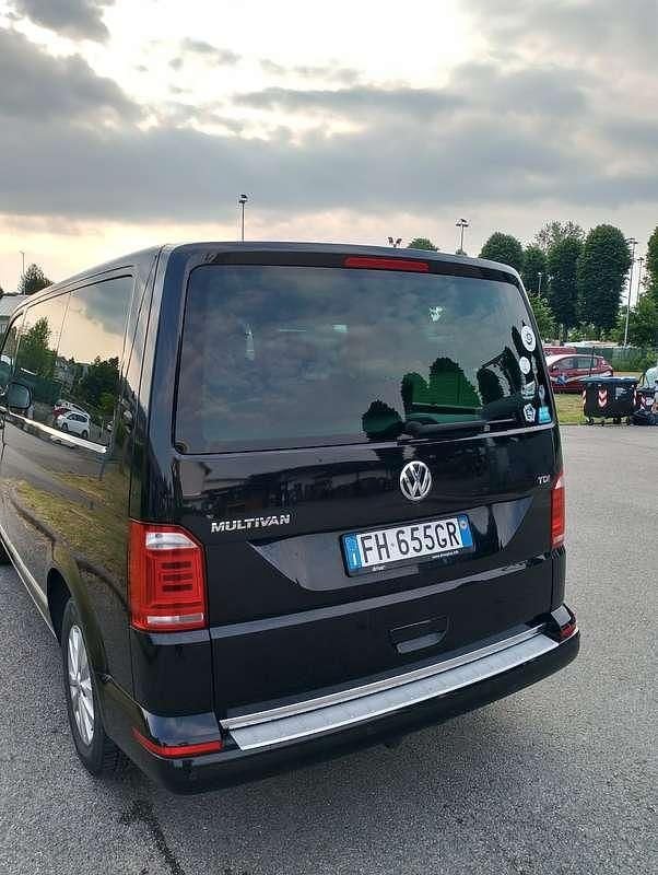Usata VW Multivan 150 CV (110 kW) 2017 Nero Furgone