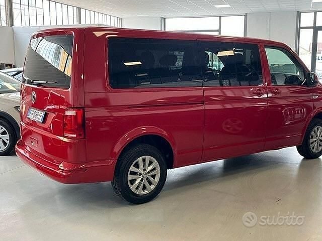 Usata VW Caravelle 150 CV (110 kW) 2017 Rosso Monovolume