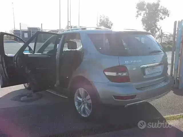 Usata Mercedes ML350 224 CV (164 kW) 2009 Grigio SUV