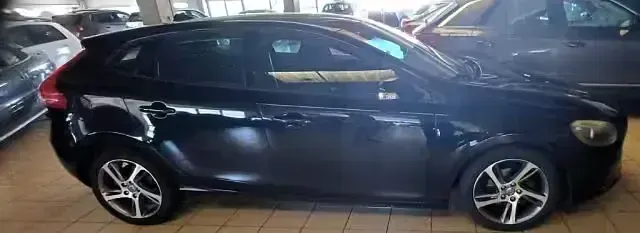 Usata Volvo V40 Business Edition 116 CV (85 kW) 2014 Nero Berlina
