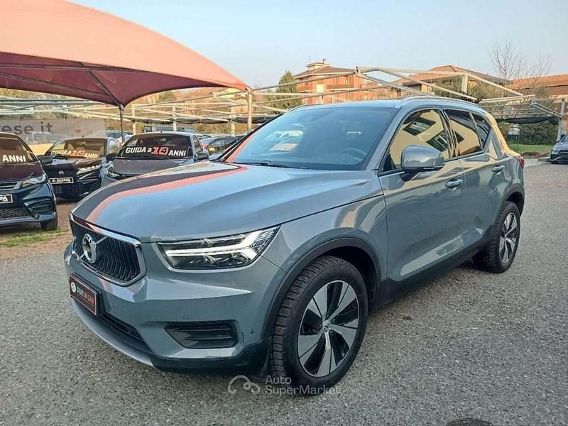 Usata Volvo XC40 Momentum 163 CV (119 kW) 2022 Grigio SUV