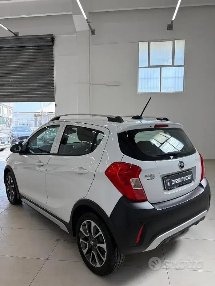 Usata Opel Karl Rocks 73 CV (53 kW) 2018 Bianco Utilitaria