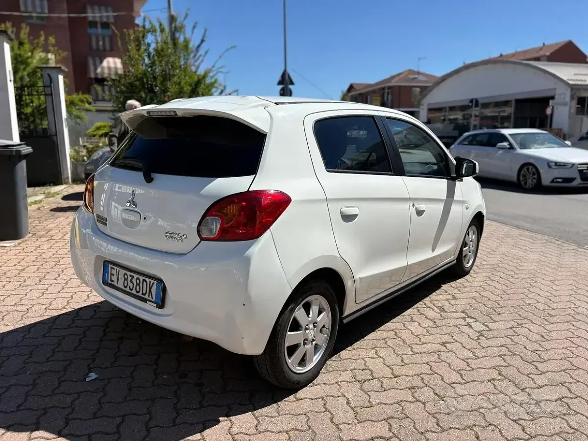 Usata Mitsubishi Space Star Intense 69 CV (50 kW) 2014 Bianco Monovolume