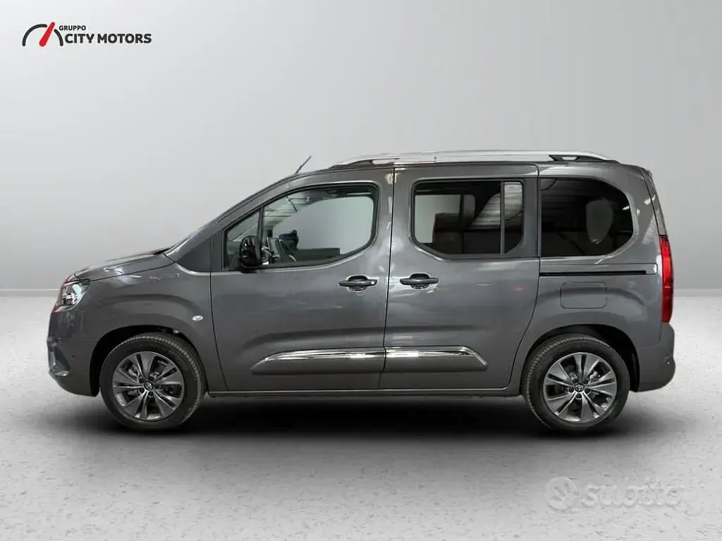 Usata Toyota Proace Verso City 41 kW (57 CV) 2023 Grigio Station wagon