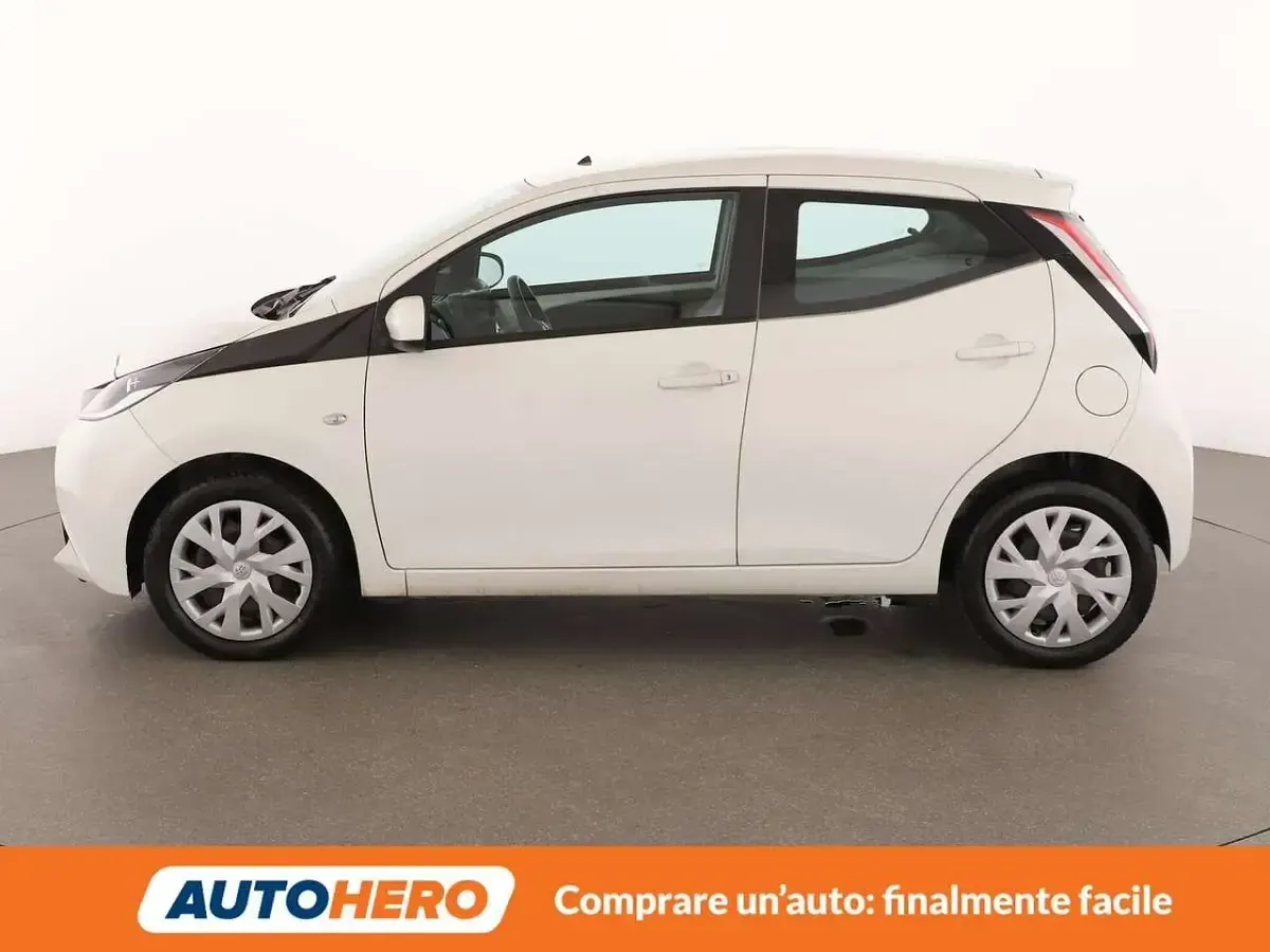 Usata Toyota Aygo X-play 69 CV (50 kW) 2015 Bianco Utilitaria