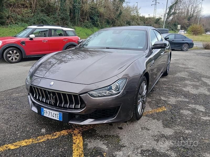 Grigio Usata 2018 Maserati Ghibli GranLusso Berlina | 27.990 € (Super prezzo) - Immagine 1/4
