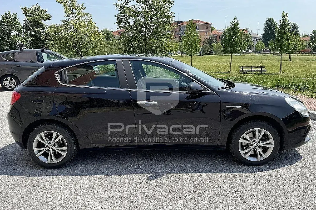 Usata Alfa Romeo Giulietta Distinctive 140 CV (102 kW) 2012 Nero Utilitaria