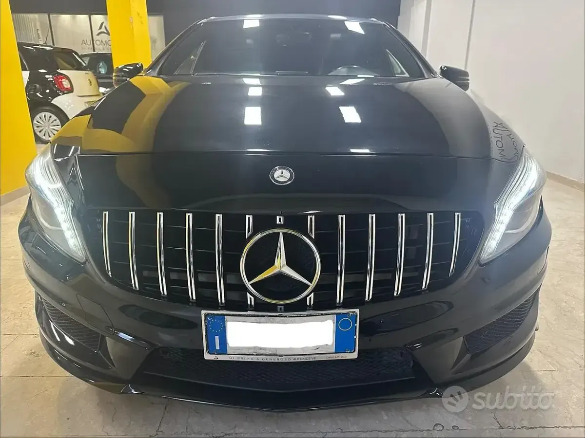 Usata Mercedes A200 Premium 136 CV (100 kW) 2014 Nero Utilitaria