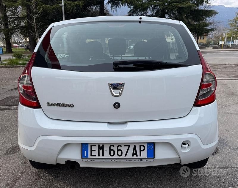 Usata Dacia Sandero Stepway 85 CV (62 kW) 2012 Bianco Berlina