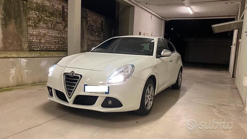 Usata Alfa Romeo Giulietta 120 CV (88 kW) 2012 Bianco Utilitaria