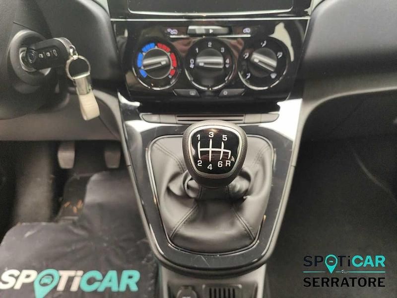 Usata Lancia Ypsilon S 70 CV (51 kW) 2024 Grigio Utilitaria