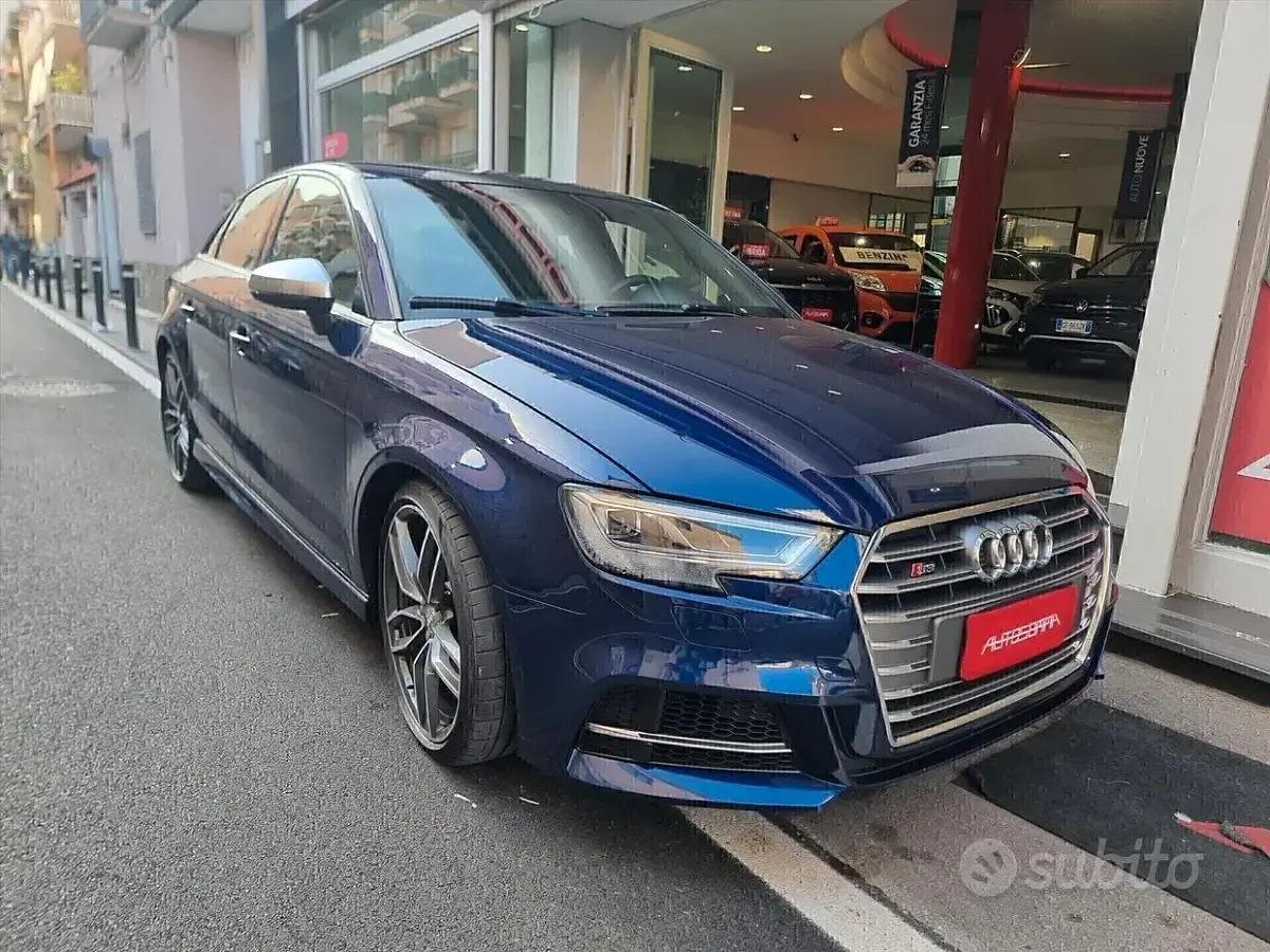 Usata Audi A3 310 CV (228 kW) 2018 Blu Berlina