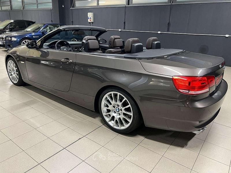 Usata BMW 330 Cabriolet 272 CV (200 kW) 2009 Marrone Cabrio