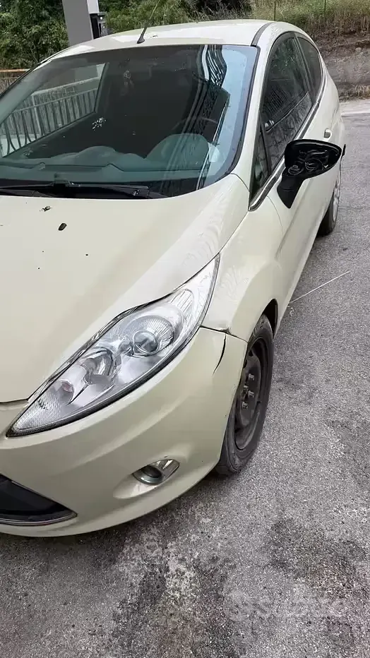 Usado Ford Fiesta Titanium 68 HP (50 kW) 2009 Sedan