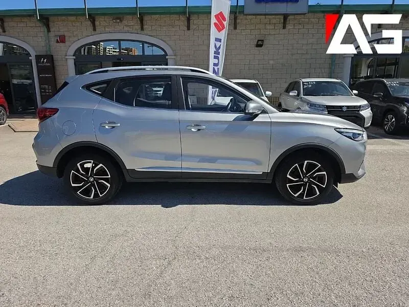 Usata MG ZS Luxury 106 CV (77 kW) 2024 Grigio SUV