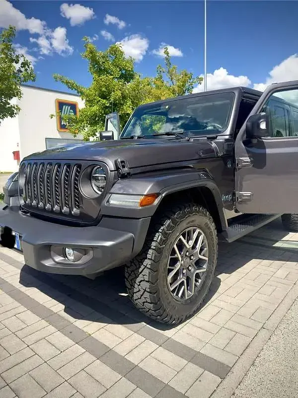 Usata Jeep Wrangler Unlimited 80th Anniversary 272 CV (200 kW) 2021 Grigio SUV